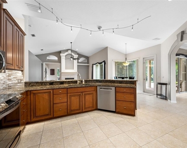 10675 Park Place Drive - Photo Thumbnail 19