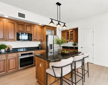 100 Beach Drive Ne - Photo Thumbnail 14