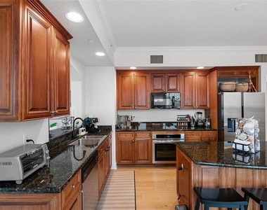 100 Beach Drive Ne - Photo Thumbnail 18