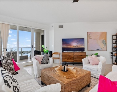 100 Beach Drive Ne - Photo Thumbnail 26