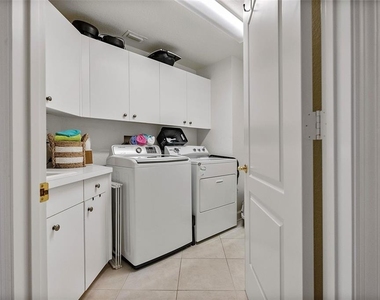 100 Beach Drive Ne - Photo Thumbnail 13