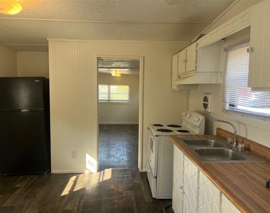 3245 E Main Street - Photo Thumbnail 2