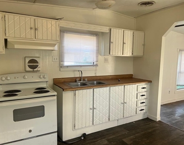 3245 E Main Street - Photo Thumbnail 1