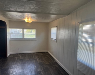 3245 E Main Street - Photo Thumbnail 4
