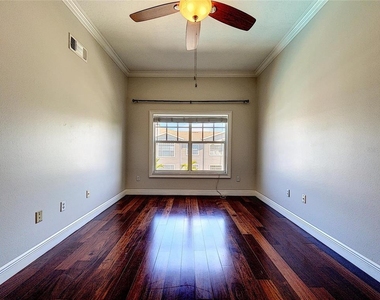 800 S Dakota Avenue - Photo Thumbnail 1