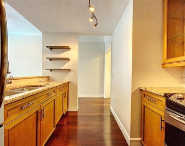 800 S Dakota Avenue - Photo Thumbnail 6