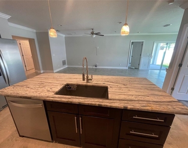232 Clayton Street - Photo Thumbnail 7