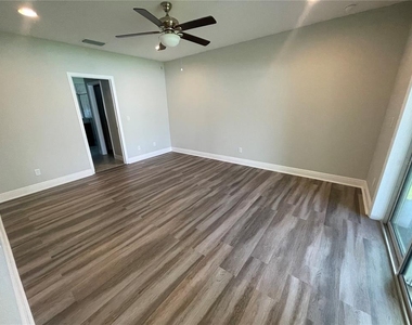 232 Clayton Street - Photo Thumbnail 15