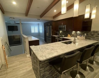 1450 Mahogany Lane - Photo Thumbnail 9