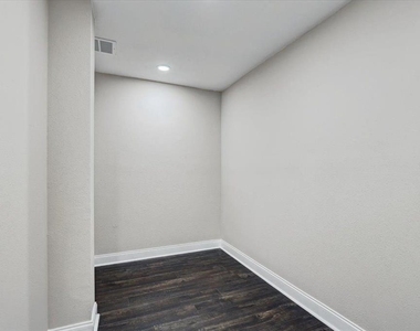 7209 Meeting House Lane - Photo Thumbnail 40