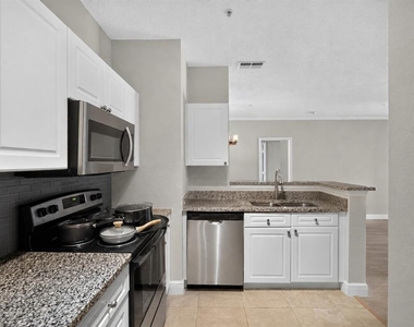18001 Richmond Place Drive - Photo Thumbnail 3
