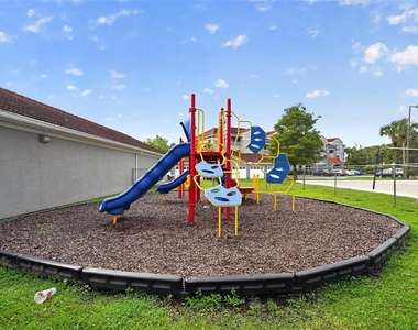 18001 Richmond Place Drive - Photo Thumbnail 22