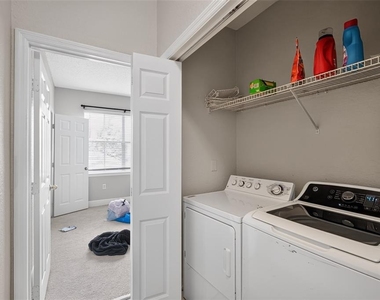 18001 Richmond Place Drive - Photo Thumbnail 20