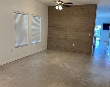 1215 E 29th Avenue - Photo Thumbnail 5