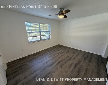 650 Pinellas Point Drive S - Photo Thumbnail 13