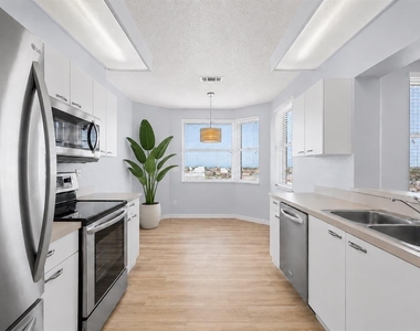 7963 Sailboat Key Boulevard S - Photo Thumbnail 4