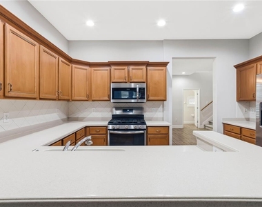 14606 Bournemouth Road - Photo Thumbnail 10