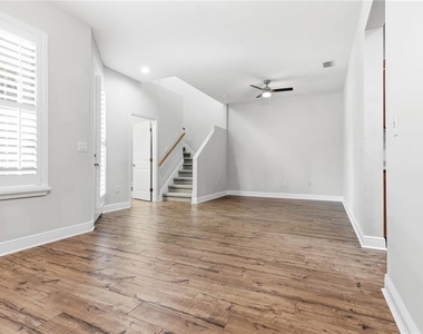 14606 Bournemouth Road - Photo Thumbnail 3