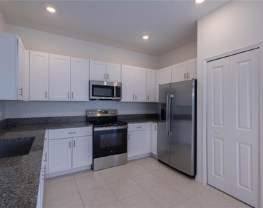 2626 Sunray Venus Way - Photo Thumbnail 11