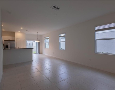 2626 Sunray Venus Way - Photo Thumbnail 5