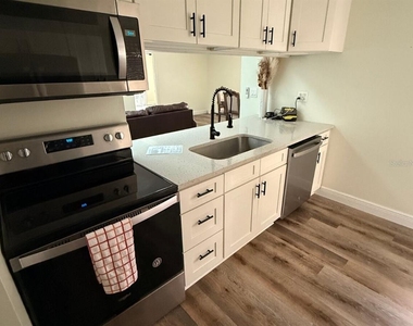 13034 Clay Avenue - Photo Thumbnail 6