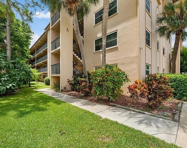2525 W Bay Drive - Photo Thumbnail 3