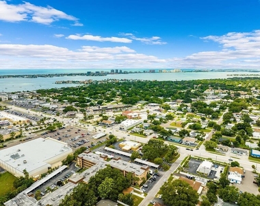 2525 W Bay Drive - Photo Thumbnail 18