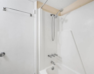 2525 W Bay Drive - Photo Thumbnail 16