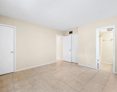 2525 W Bay Drive - Photo Thumbnail 12