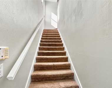 10467 Villa View Circle - Photo Thumbnail 1