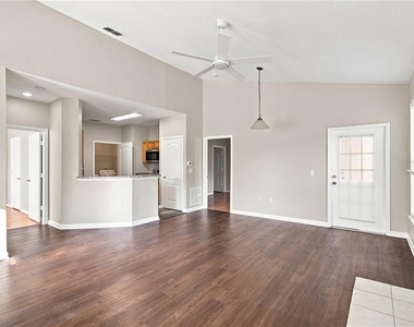 10467 Villa View Circle - Photo Thumbnail 4