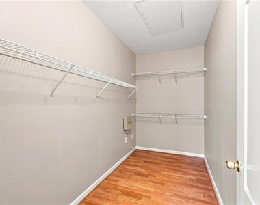 10467 Villa View Circle - Photo Thumbnail 8