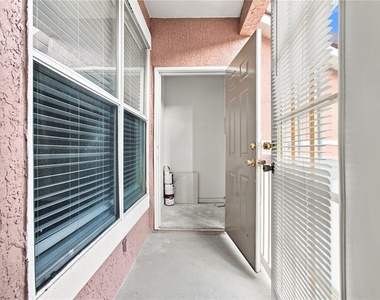 10467 Villa View Circle - Photo Thumbnail 15