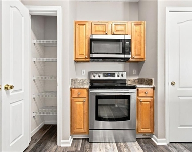 10467 Villa View Circle - Photo Thumbnail 5