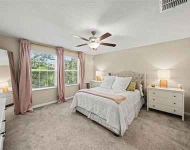 4524 Tuscan Loon Drive - Photo Thumbnail 9