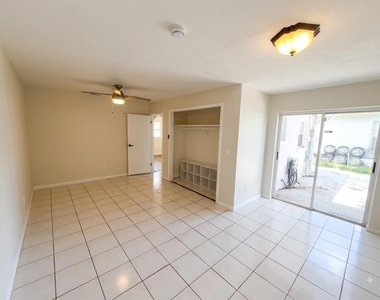 2119 W Henry Avenue - Photo Thumbnail 15