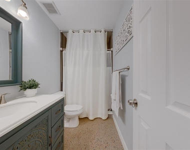 121 46th Avenue - Photo Thumbnail 24