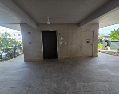 7941 58th Avenue N - Photo Thumbnail 7
