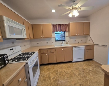 7941 58th Avenue N - Photo Thumbnail 28