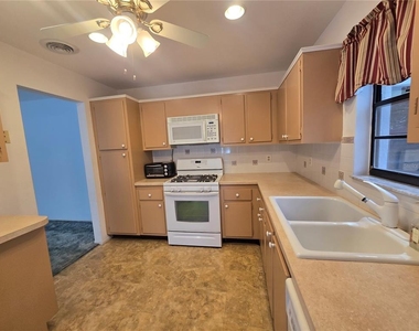 7941 58th Avenue N - Photo Thumbnail 31