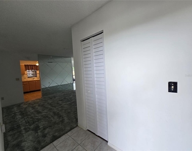 7941 58th Avenue N - Photo Thumbnail 15