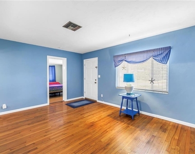 6144 2nd Avenue N - Photo Thumbnail 5