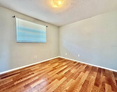 9406 Eastfield Road - Photo Thumbnail 10