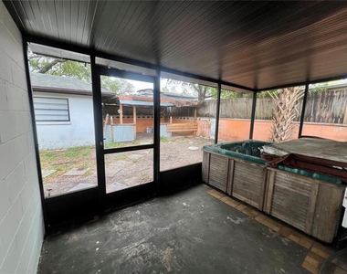 4614 E Seneca Avenue - Photo Thumbnail 26