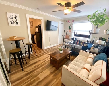 828 22nd Avenue N - Photo Thumbnail 5