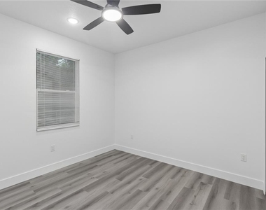 1449 Kathleen Road - Photo Thumbnail 14