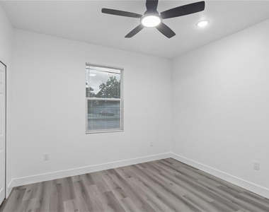1449 Kathleen Road - Photo Thumbnail 12
