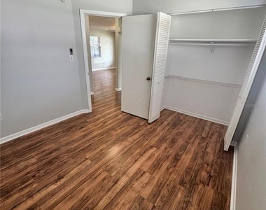 2896 Meadow Lake Avenue - Photo Thumbnail 7