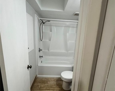 2896 Meadow Lake Avenue - Photo Thumbnail 4