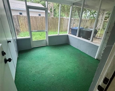 2896 Meadow Lake Avenue - Photo Thumbnail 11
